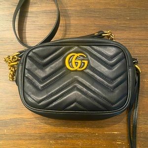 Gucci mini marmont crosdbody